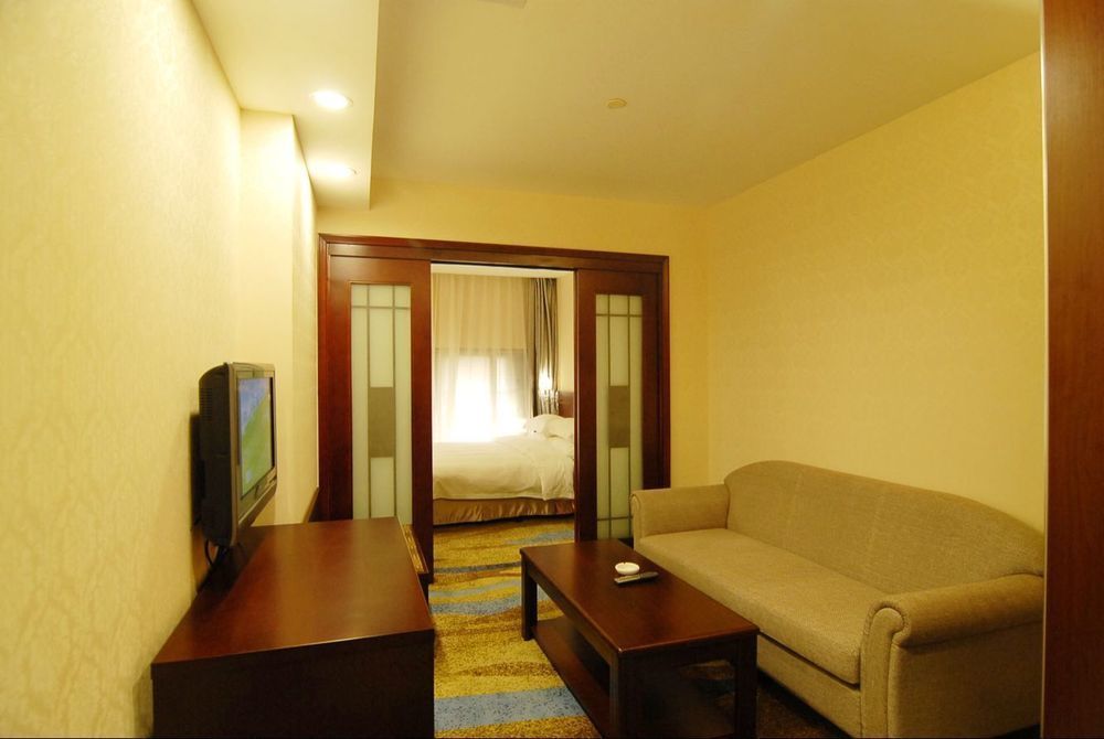 Waifiden Hotel -Former Tokai Hotel - Xiaobei Metro Station - During The Canton Fair, There Will Be Shuttle Buses For Transportation Back And Forth Екстериор снимка
